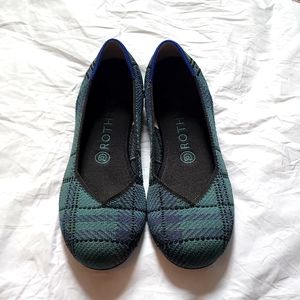 Green and Navy Plaid Round Toe Rothy's Size 8